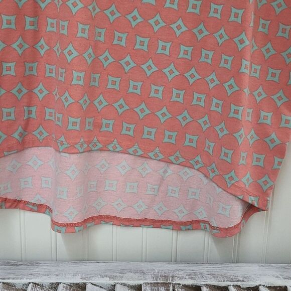 Lularoe hi/lo - Picture 6 of 6